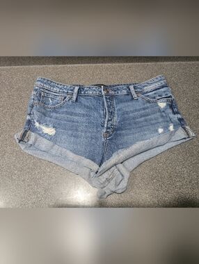 Silver Jean Company Light Blue Distressed Rolled-Hem Jean Shorts